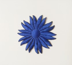 Термоаппликация цветочек синий 5,5х5см