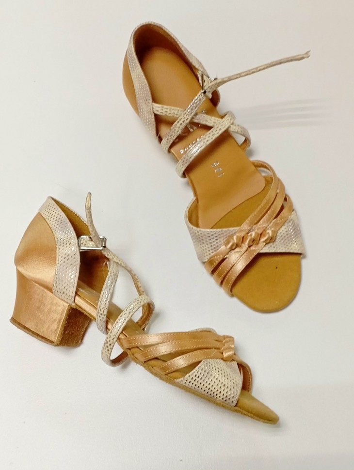 Рейтинговые туфли для танцев Бола